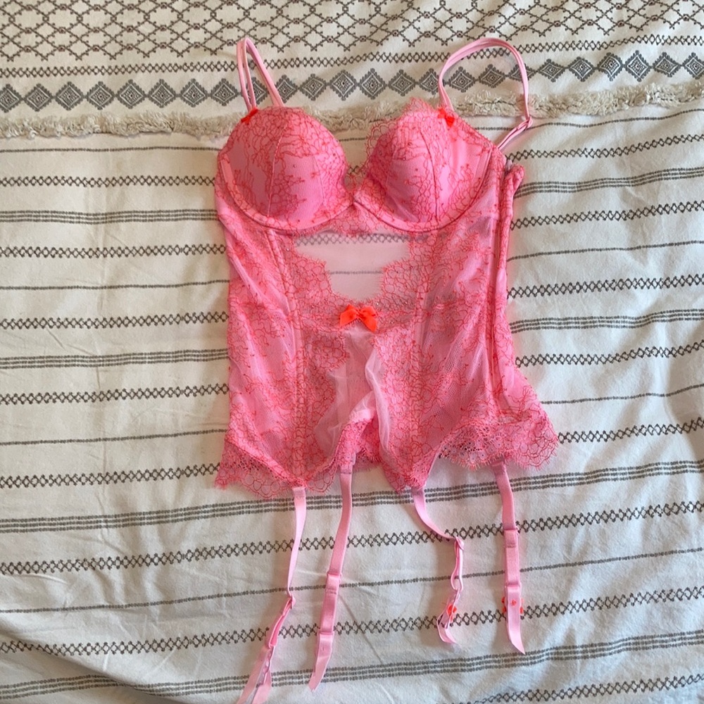Victoria Secret Lingerie 32B NWOT